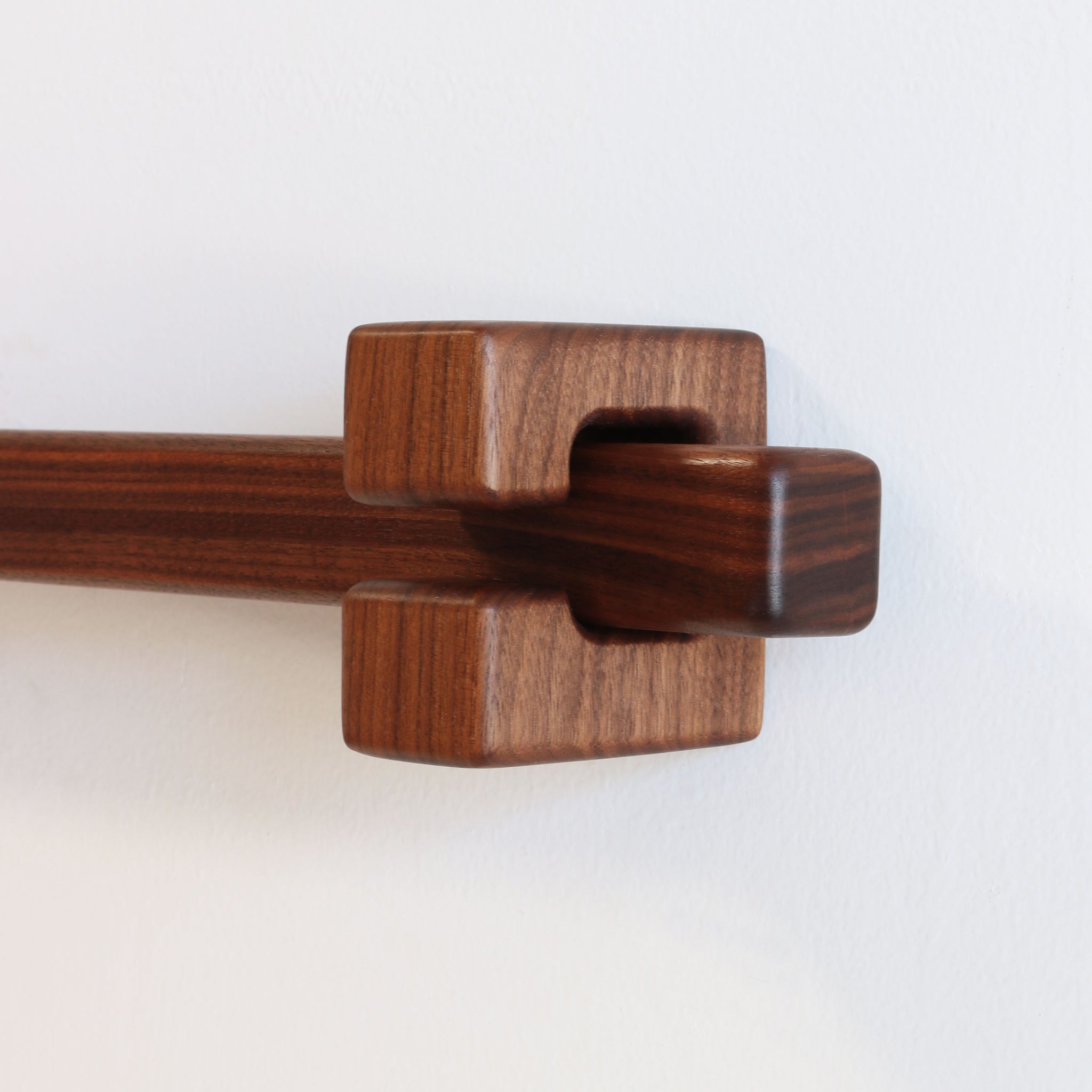 BOX DOWEL + BRACKETS  walnut