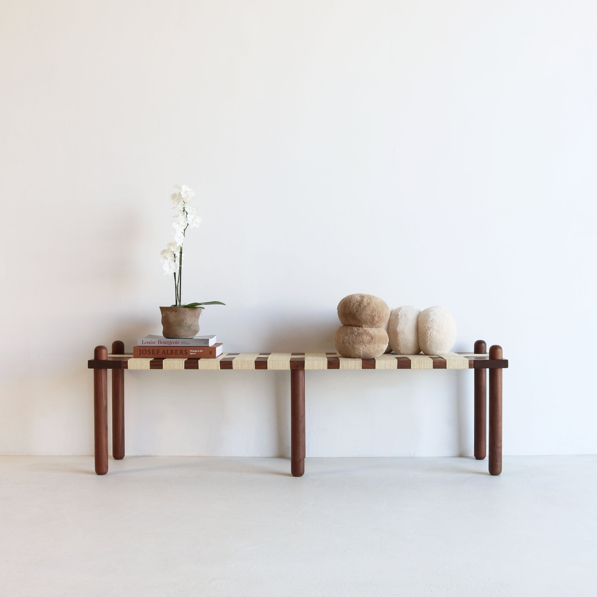 CAPSULE BENCH walnut | 60"