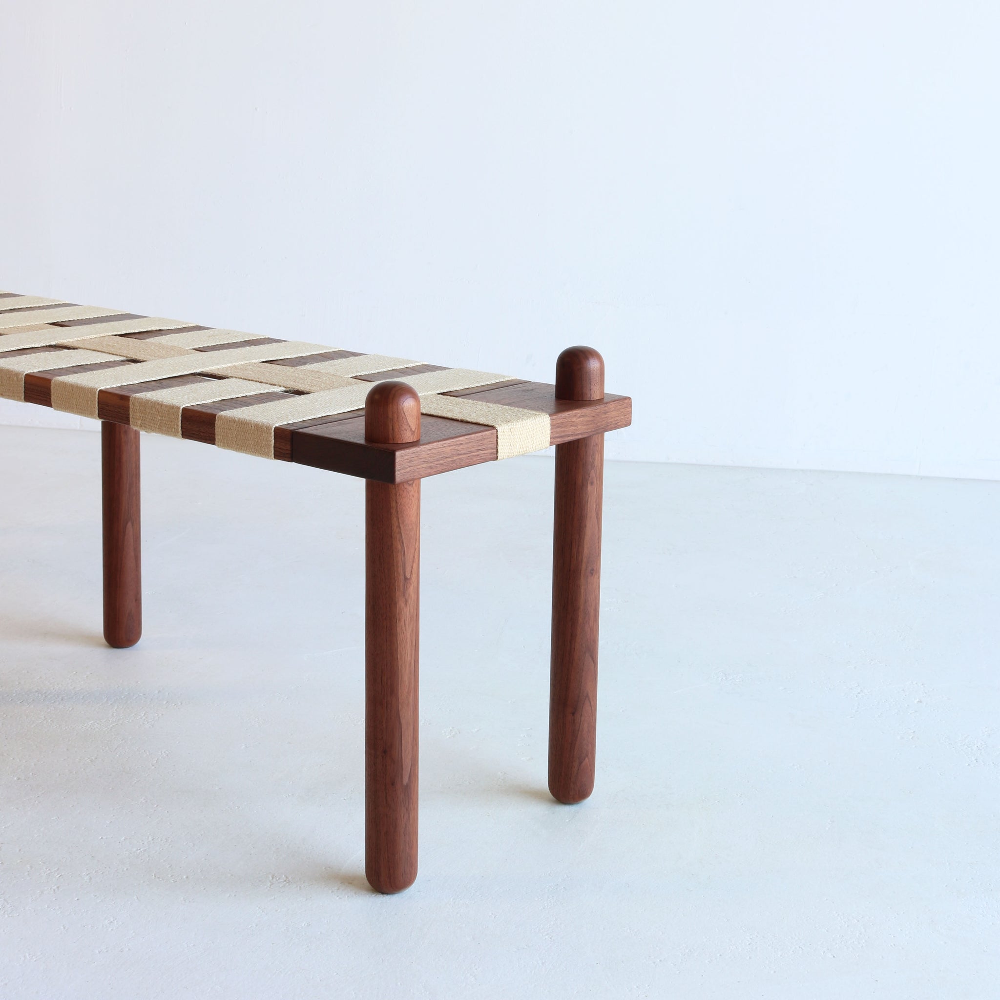 CAPSULE BENCH walnut | 60"