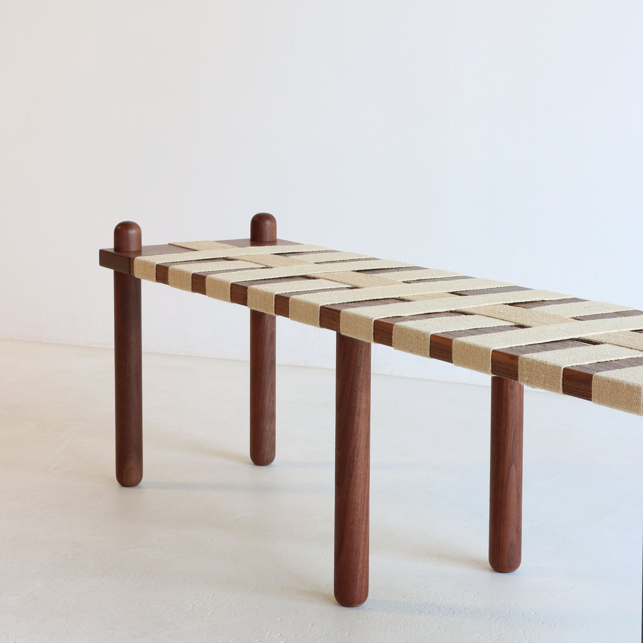 CAPSULE BENCH walnut | 60"