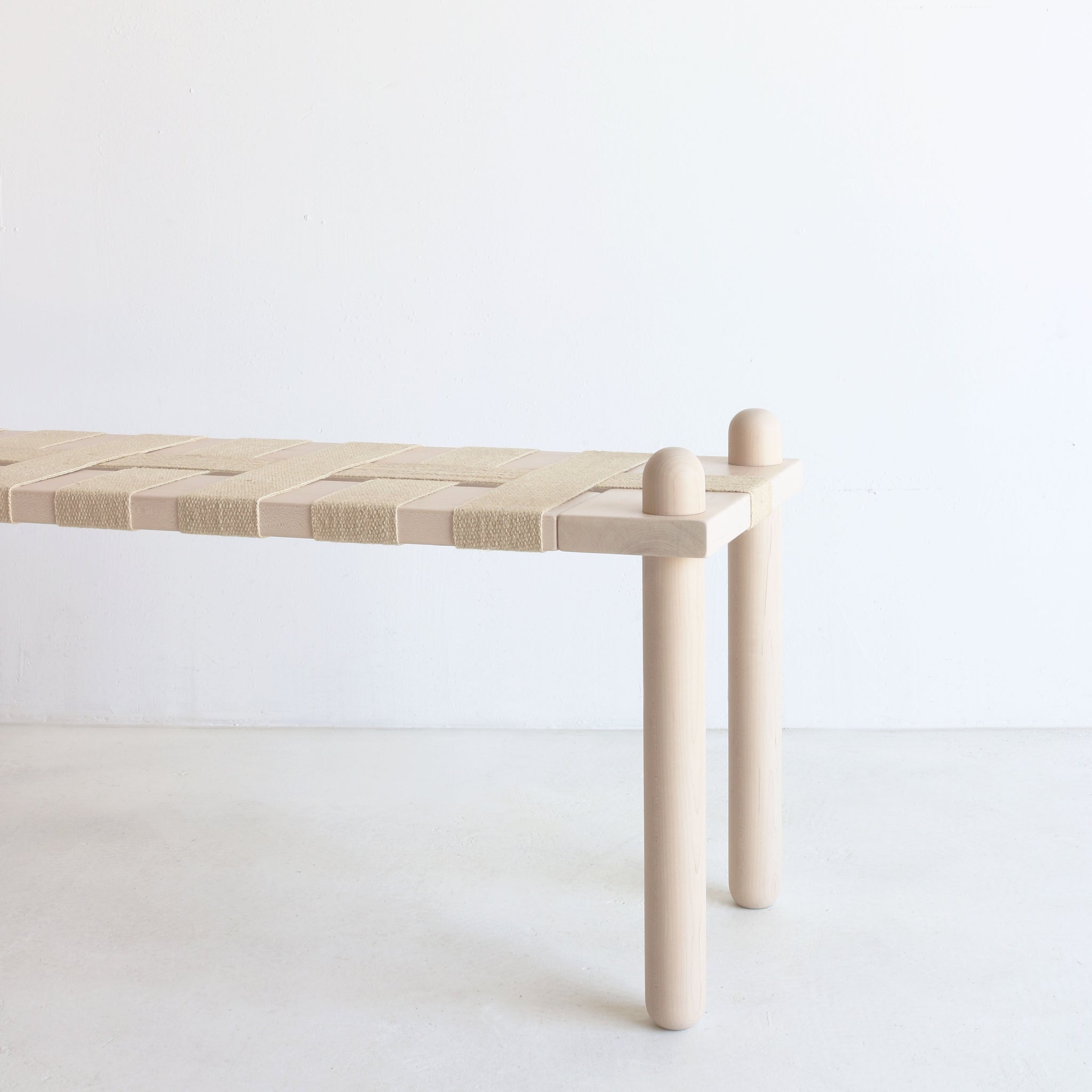 CAPSULE BENCH maple | 44"