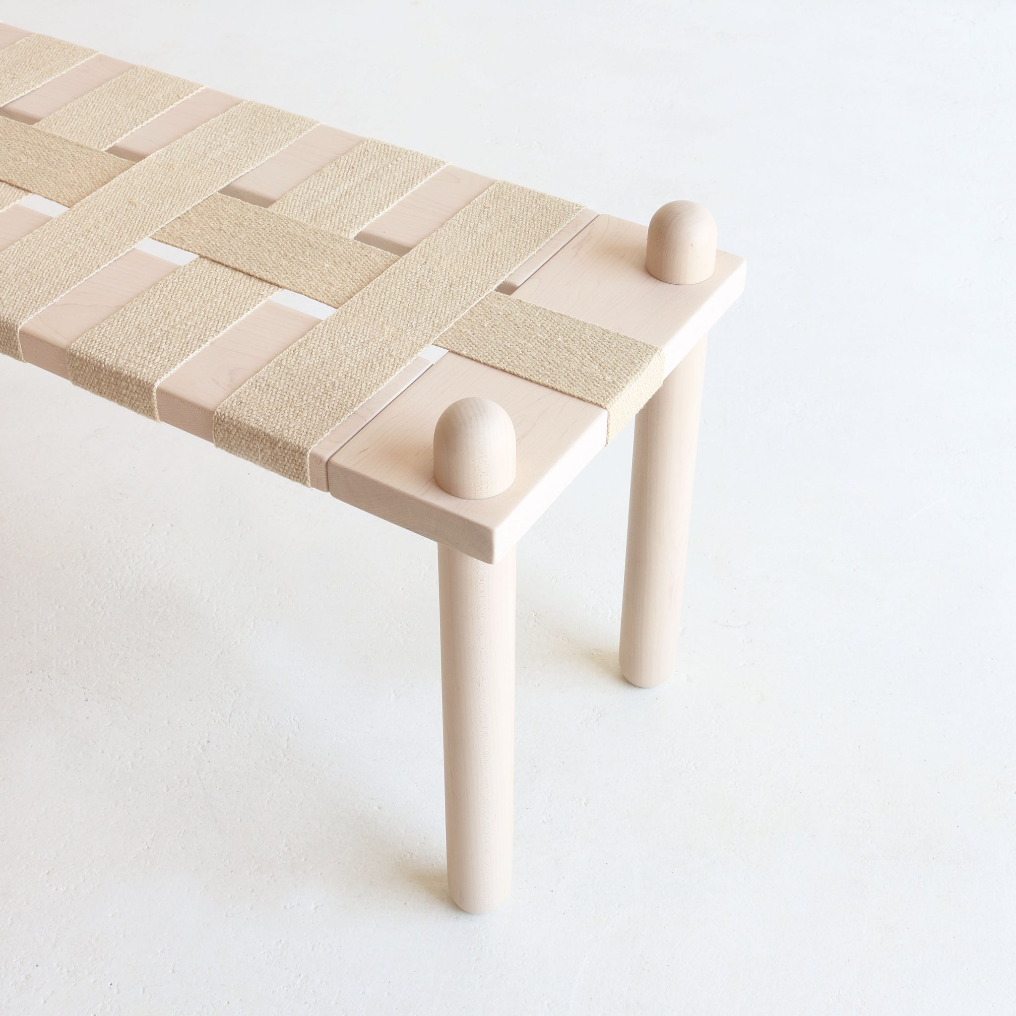 CAPSULE BENCH maple | 44"