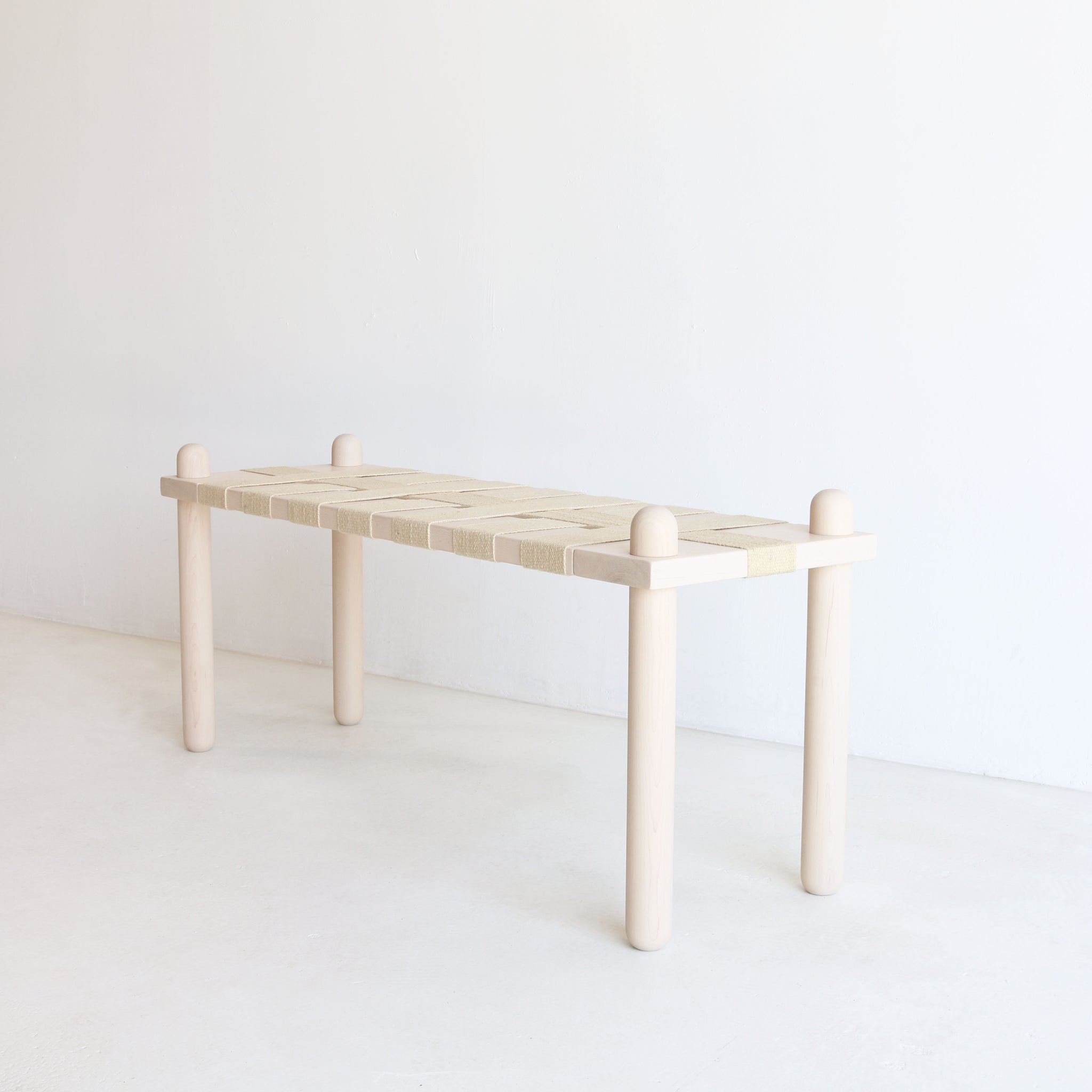 CAPSULE BENCH maple | 44"