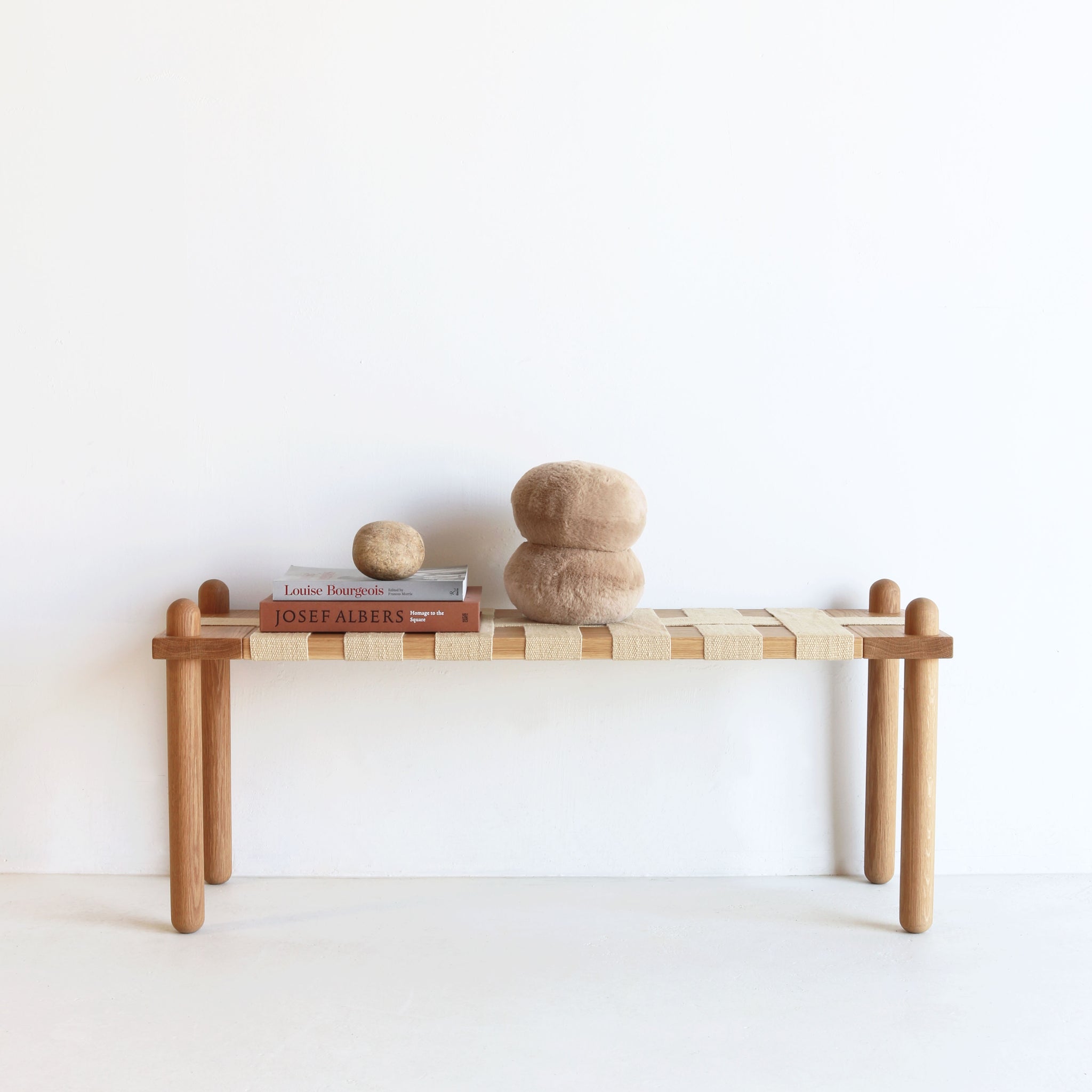 CAPSULE BENCH oak | 44"