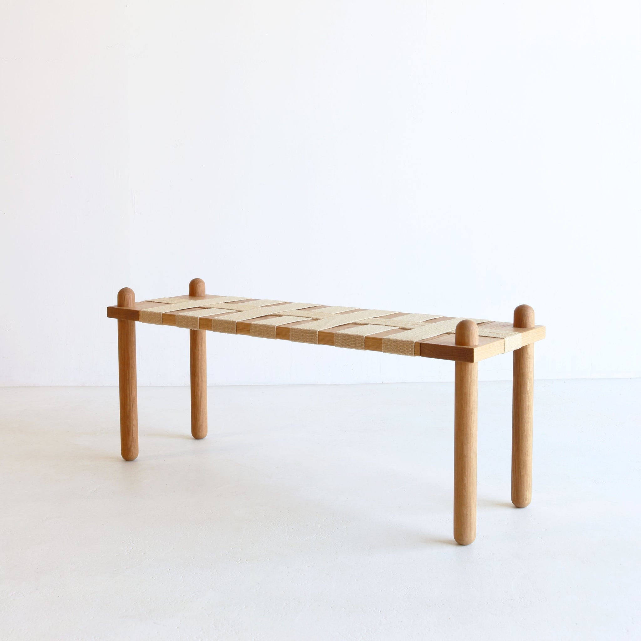 CAPSULE BENCH oak | 44"