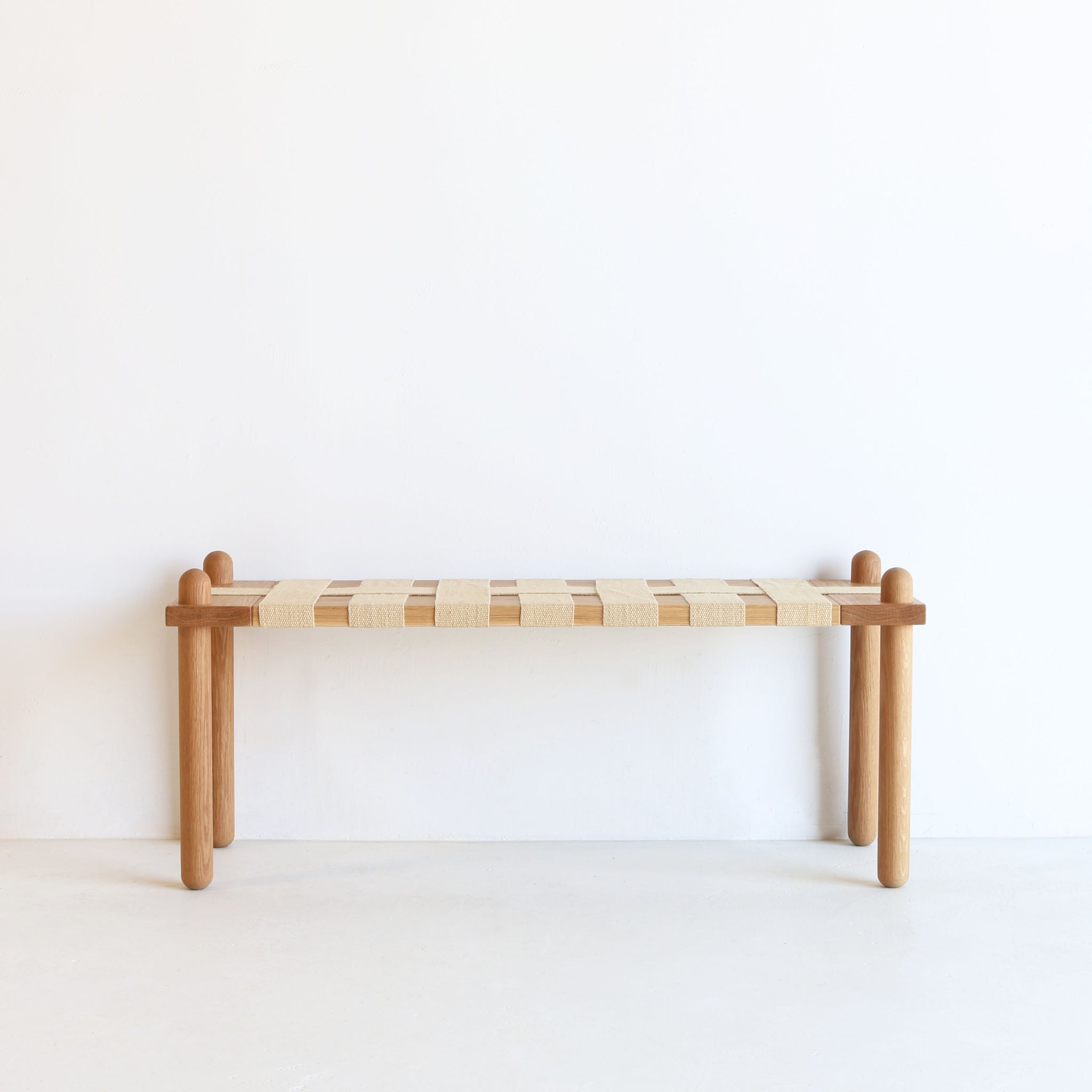 CAPSULE BENCH oak | 44"