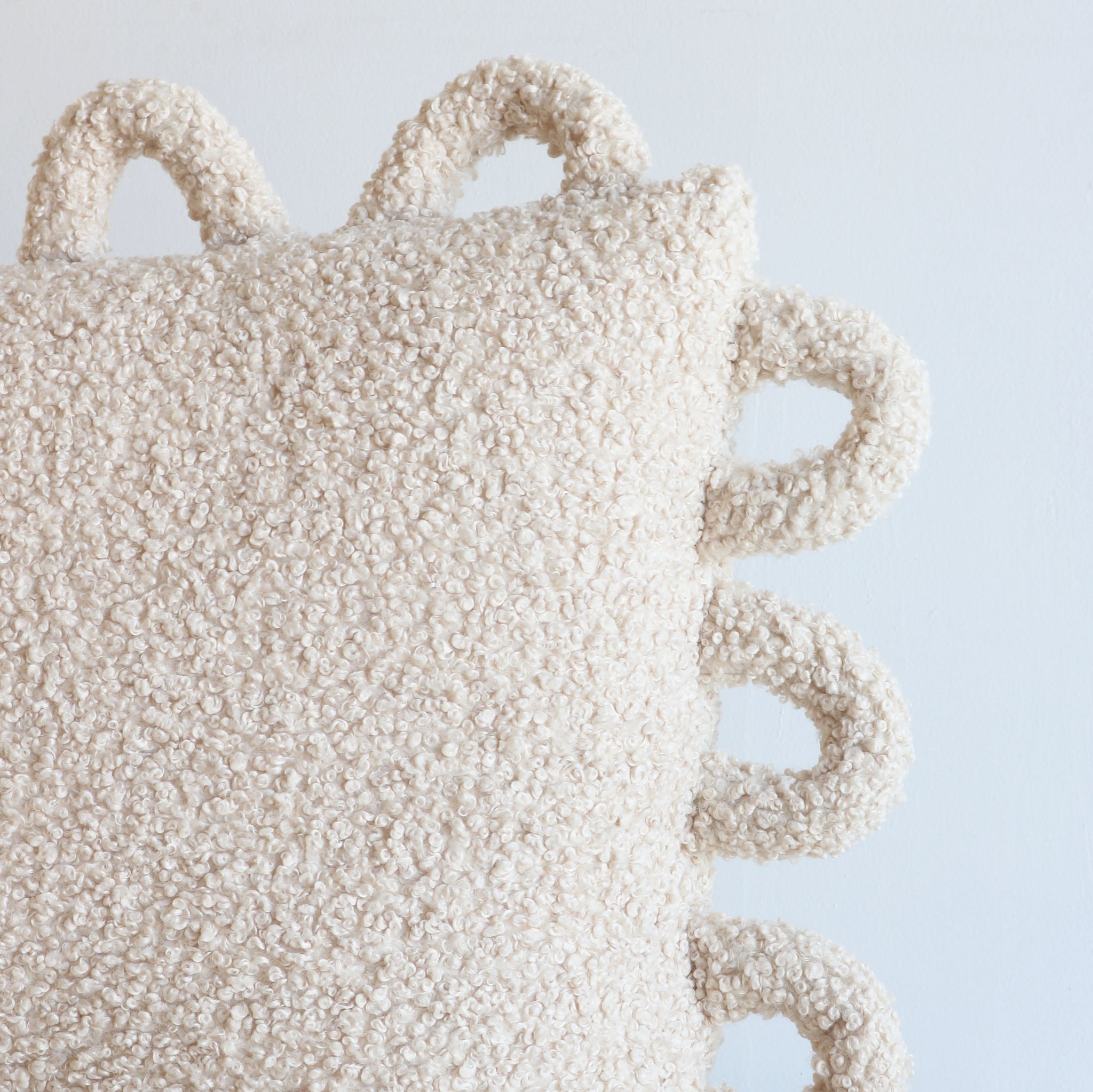 LOOPS PILLOW cream