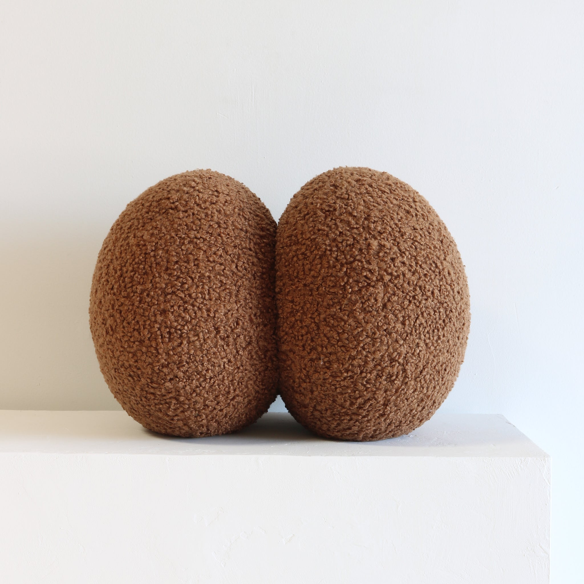 PUFF PILLOW textured bouclé | large double - tobacco