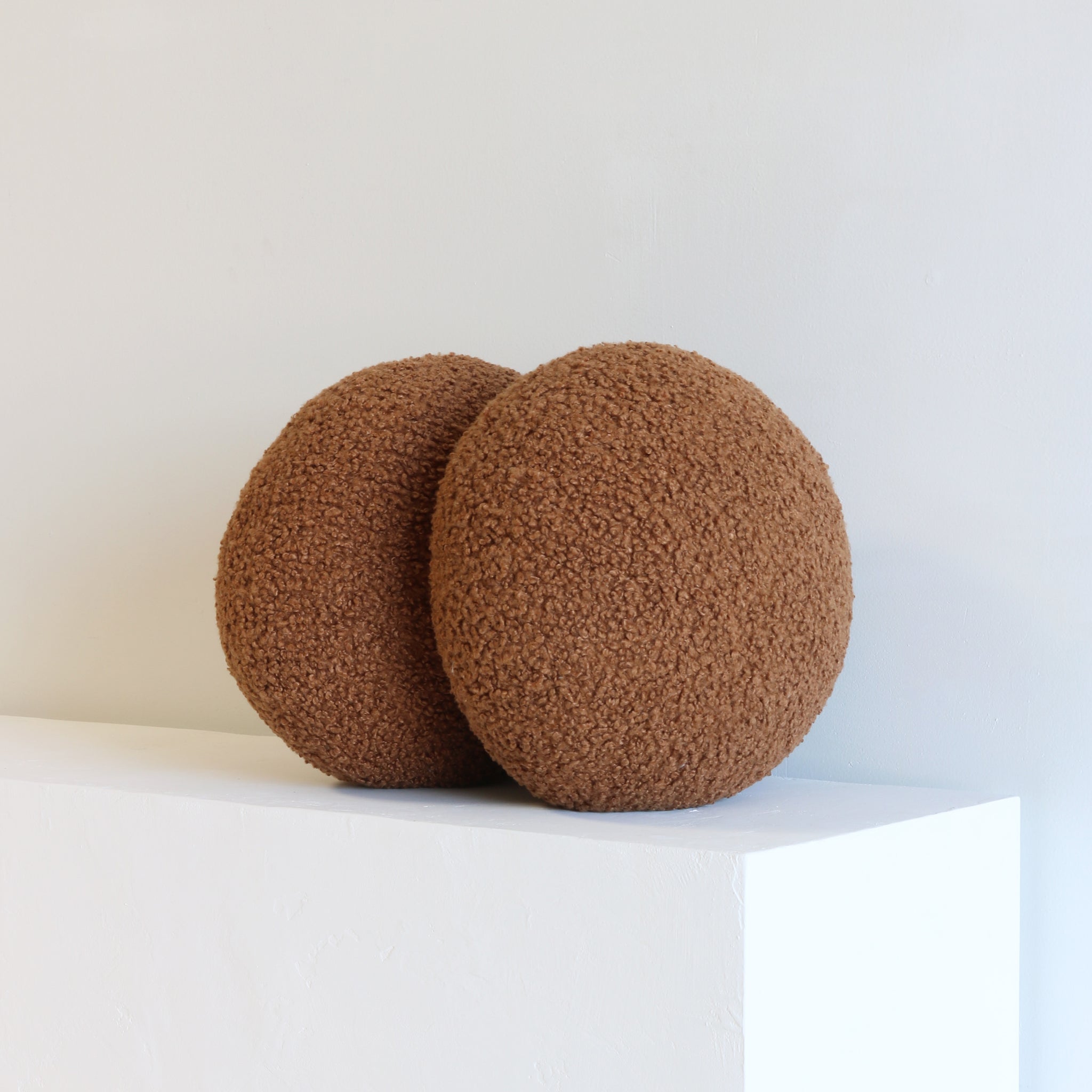 PUFF PILLOW textured bouclé | large double - tobacco