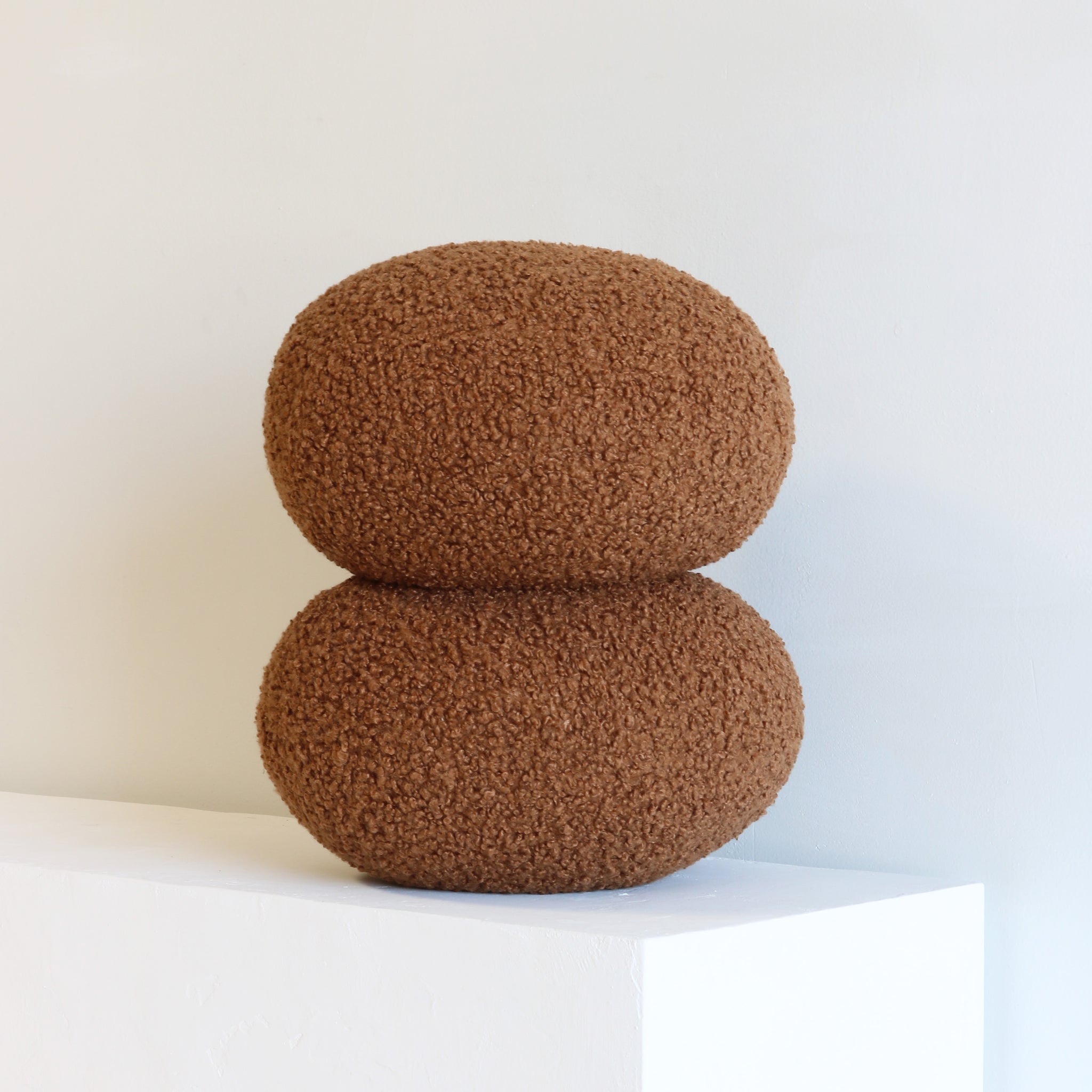 PUFF PILLOW textured bouclé | large double - tobacco