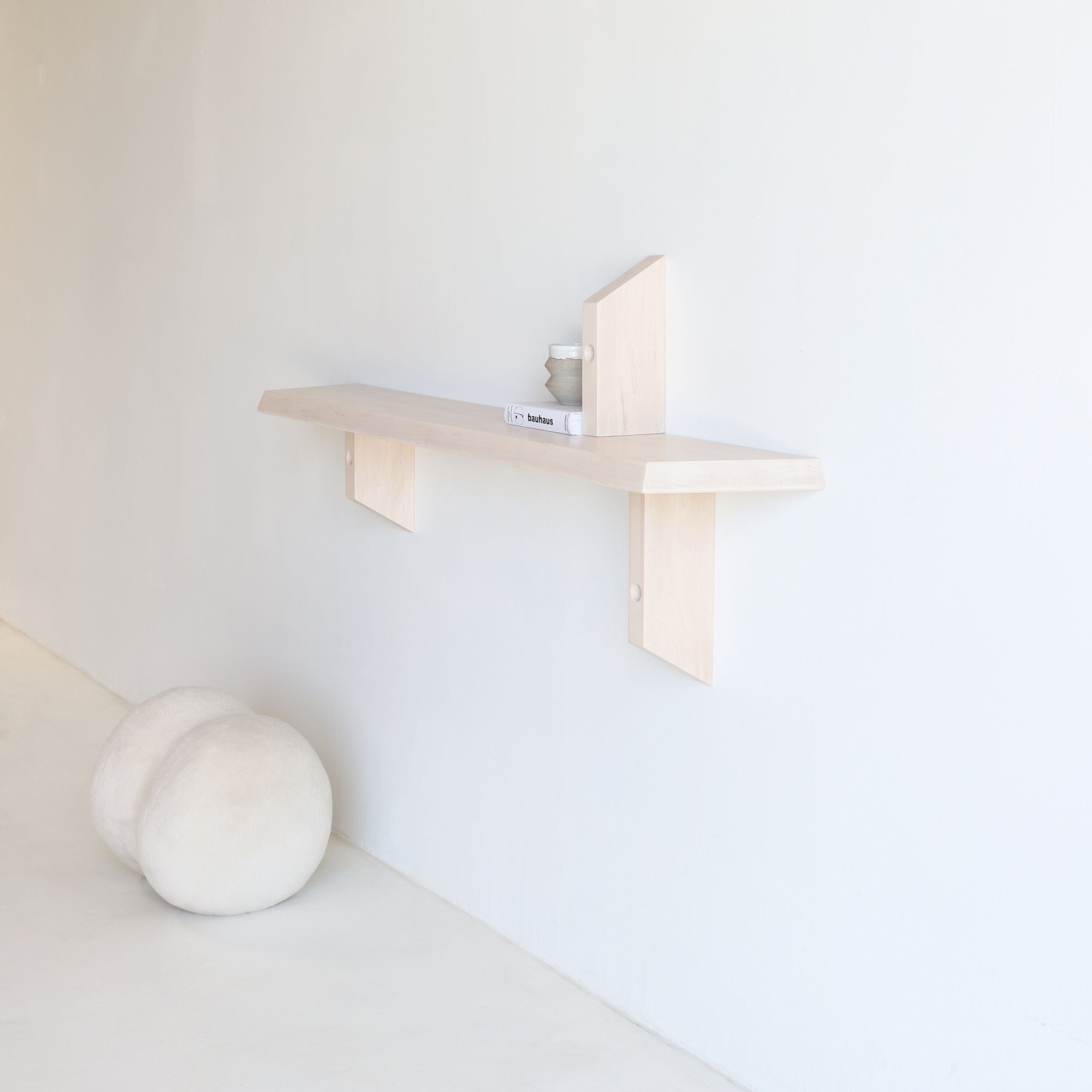 SLIGHT CONSOLE SHELF maple | 60"