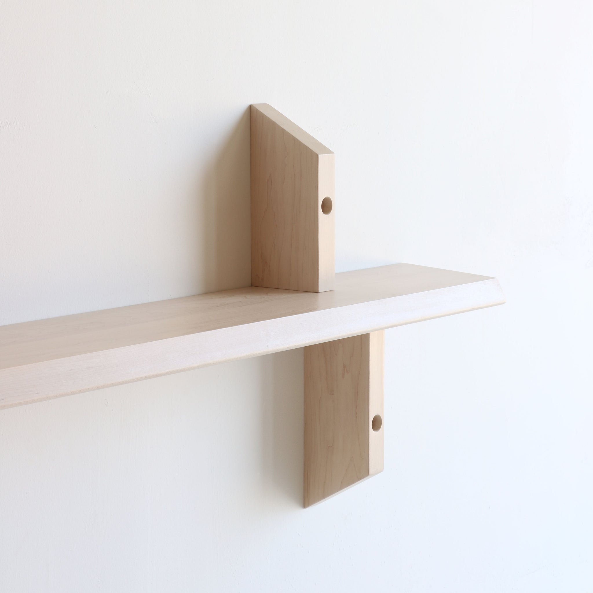 SLIGHT CONSOLE SHELF maple | 60"