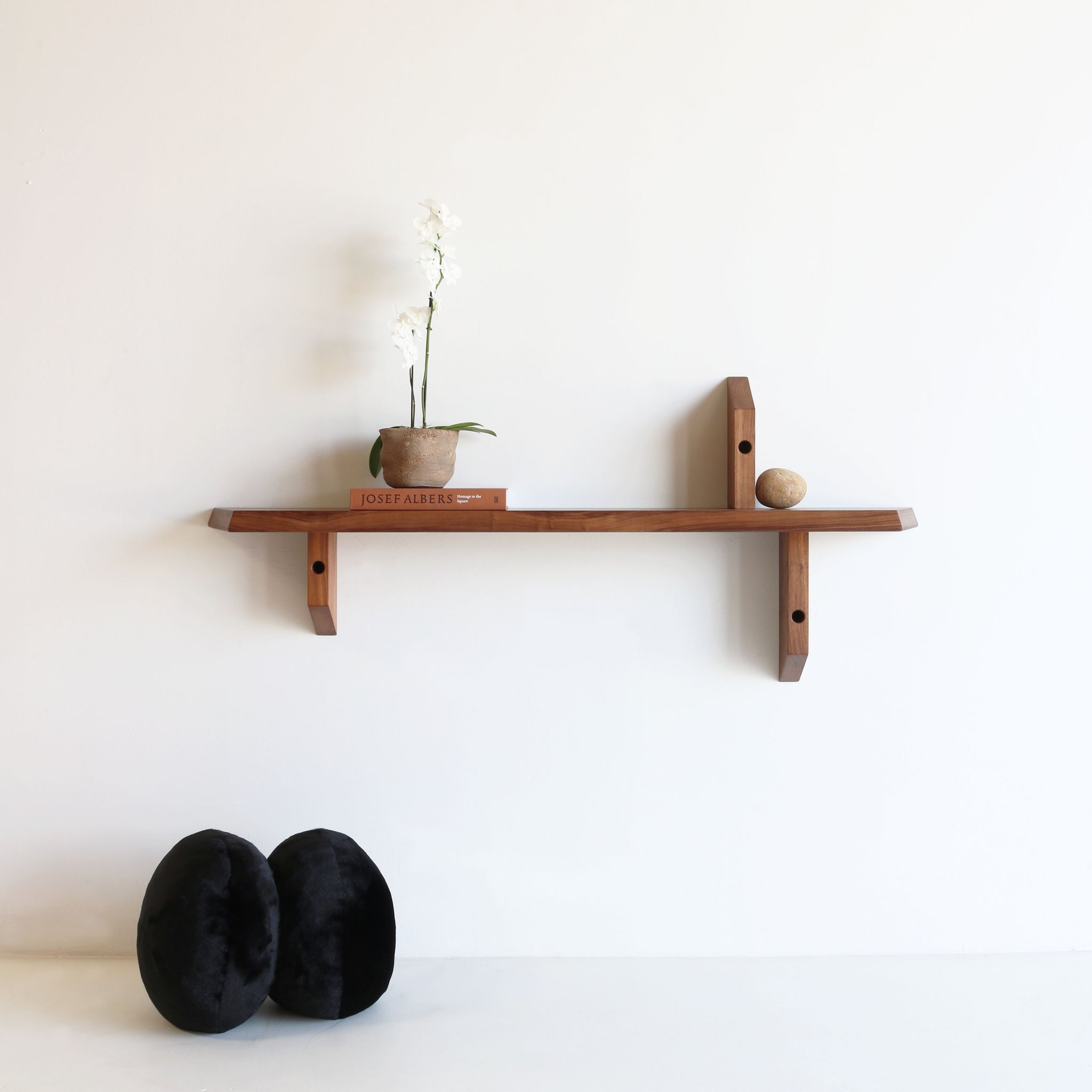 SLIGHT SHELF walnut | 60"