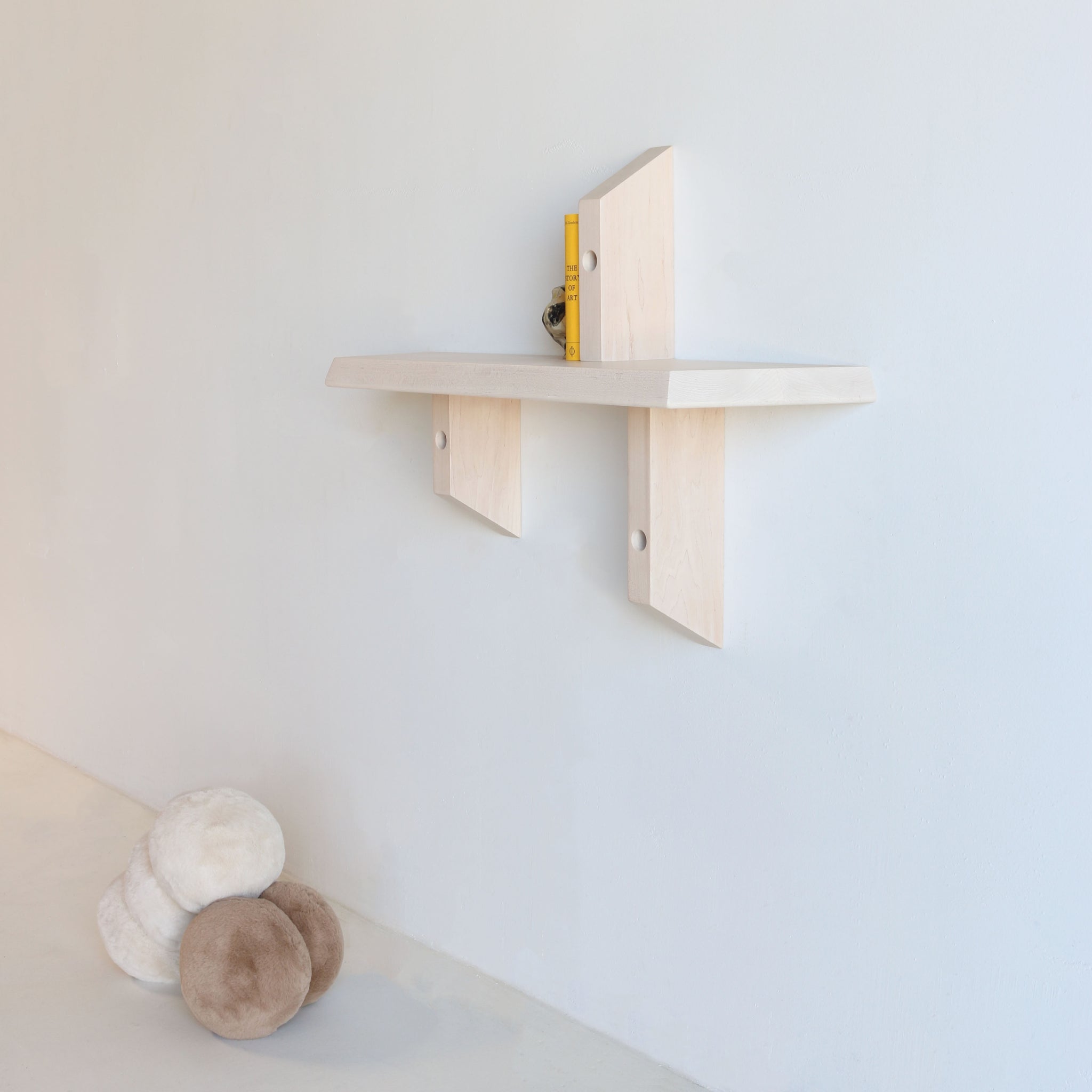 SLIGHT CONSOLE SHELF maple | 36"