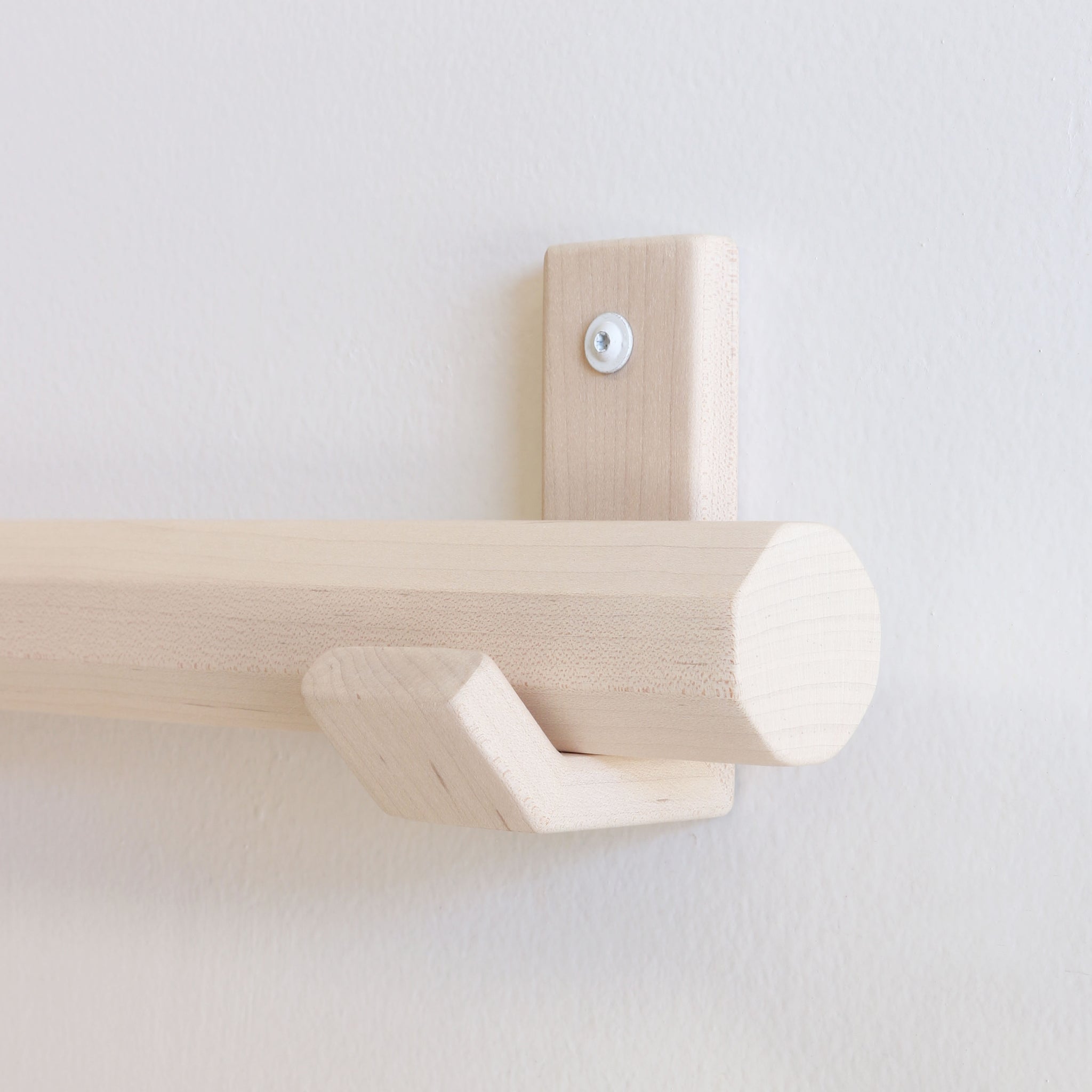 VERA DOWEL + BRACKETS  maple