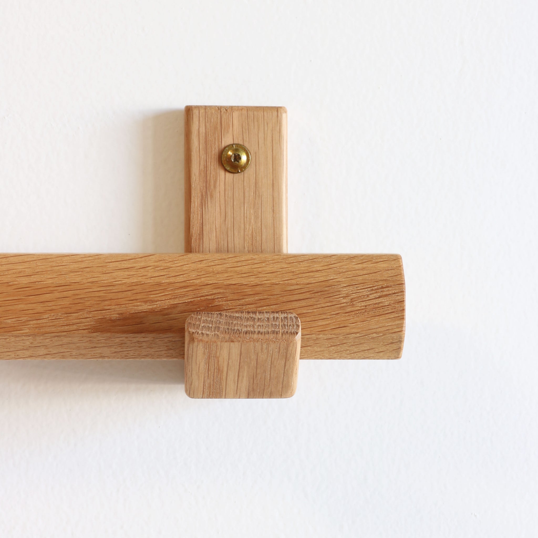 VERA DOWEL + BRACKETS oak