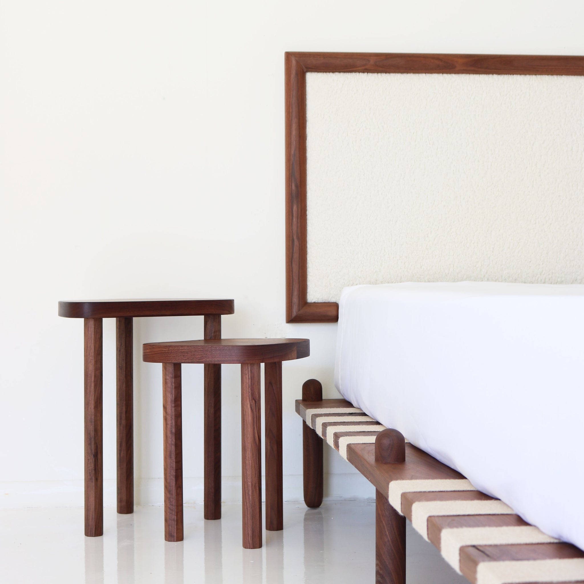 CAPSULE PLATFORM BEDFRAME walnut