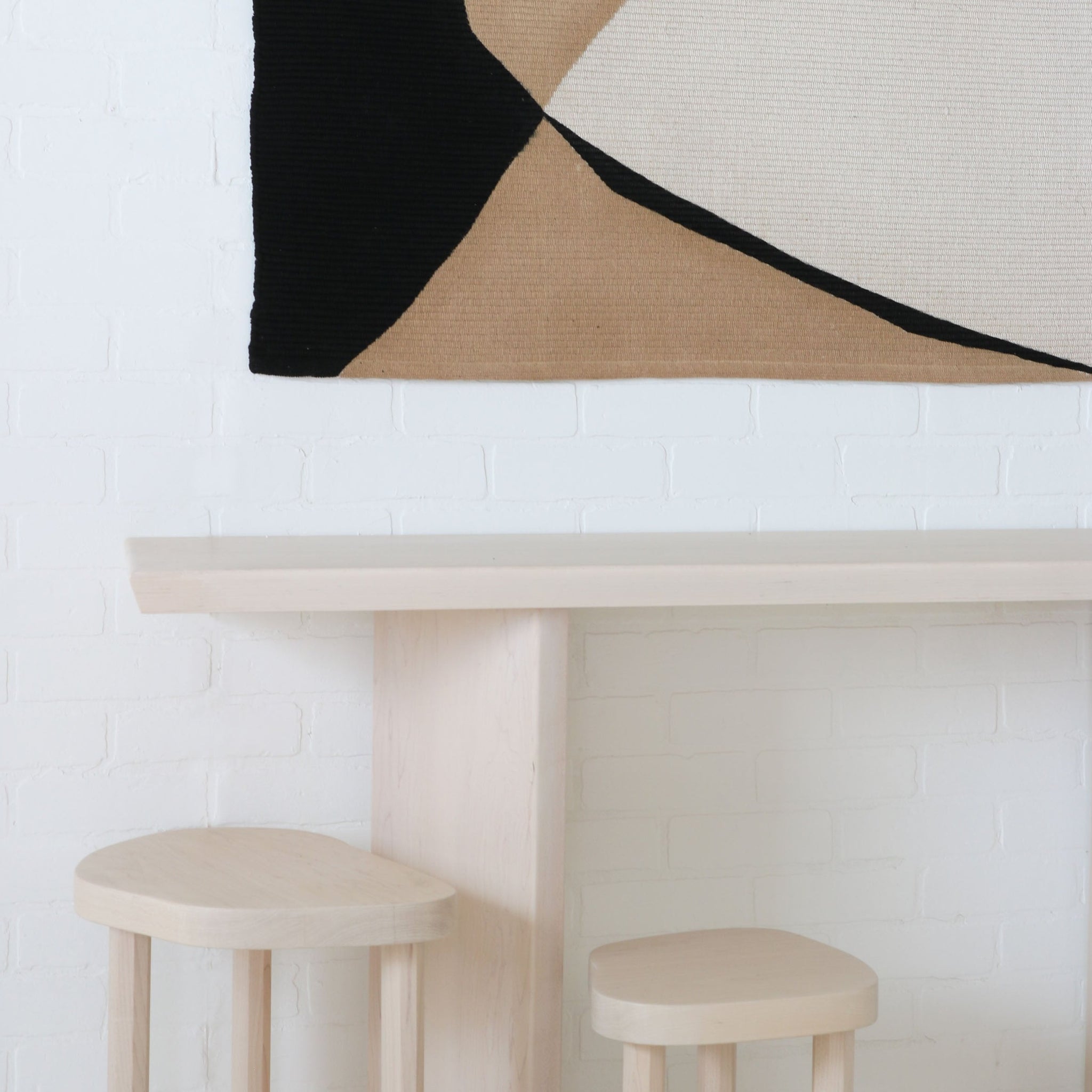 SLIGHT CONSOLE TABLE maple | 60"