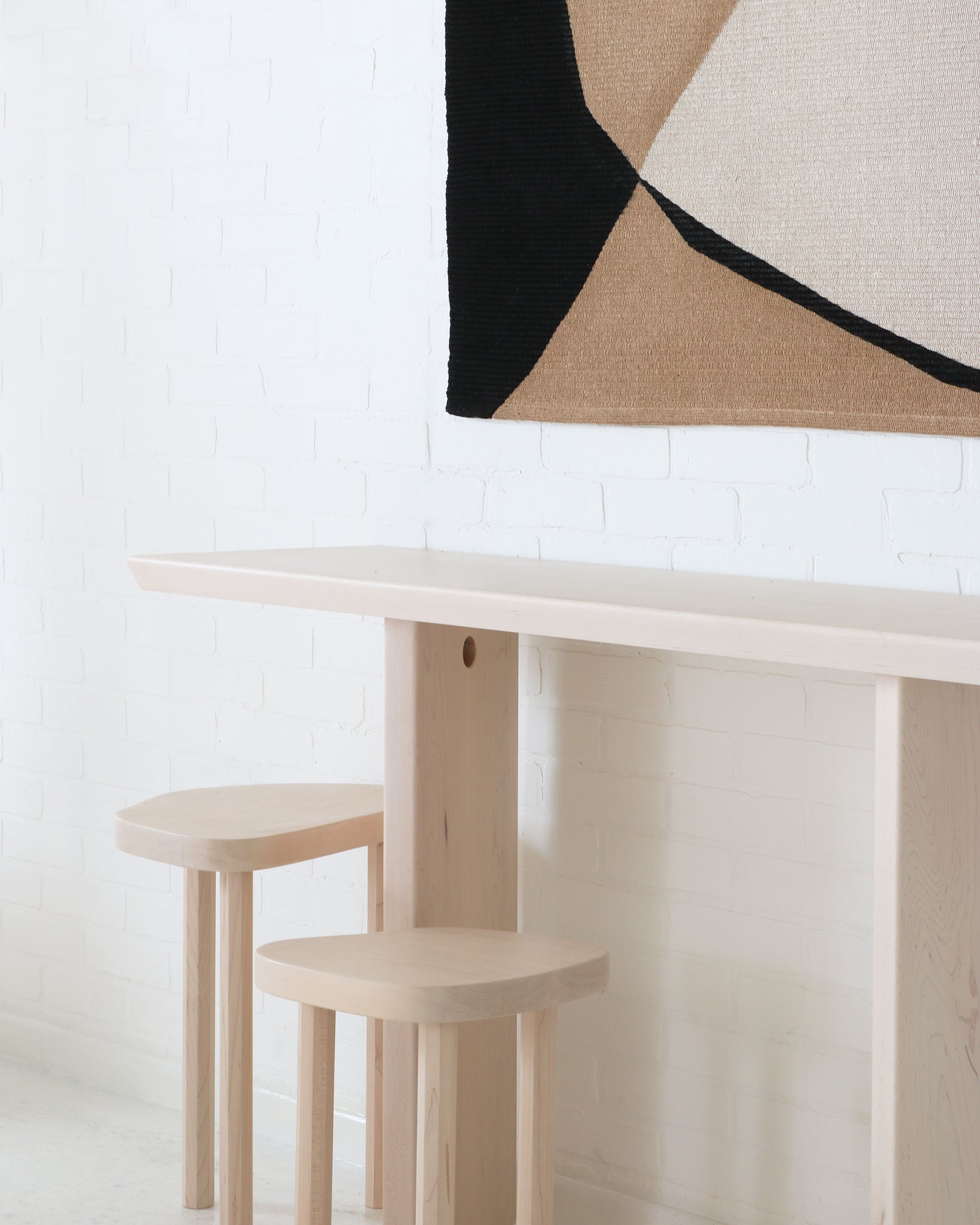 SLIGHT CONSOLE TABLE maple | 60"