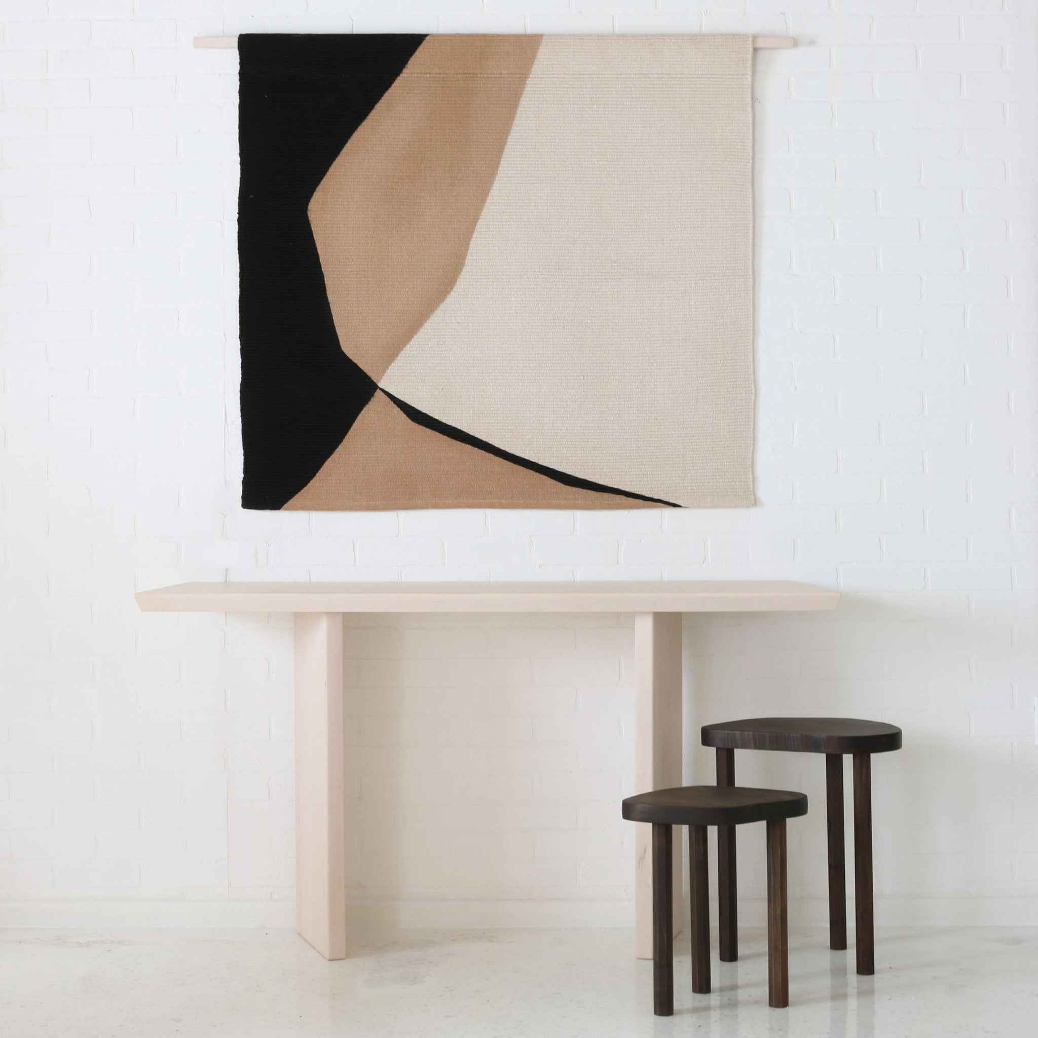 SLIGHT CONSOLE TABLE maple | 60"