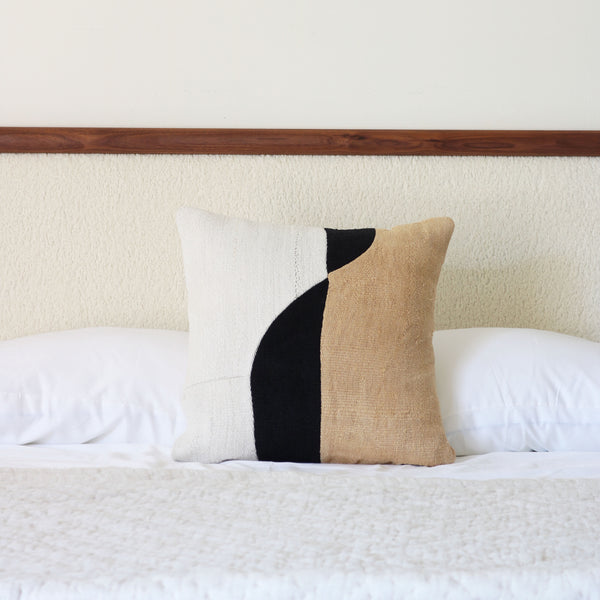 FORMA No.2 PILLOW 20"x20"